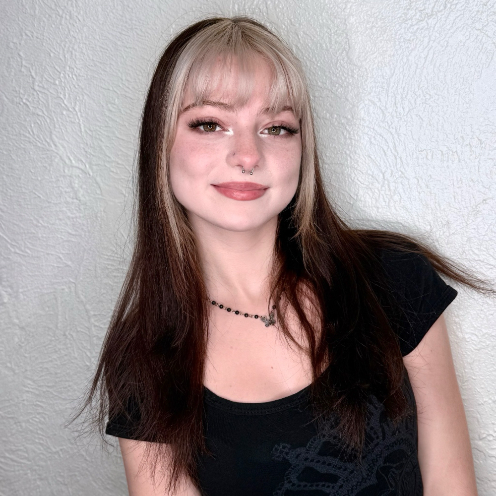 Alycia Cook at Meche Salon in Brentwood, MO