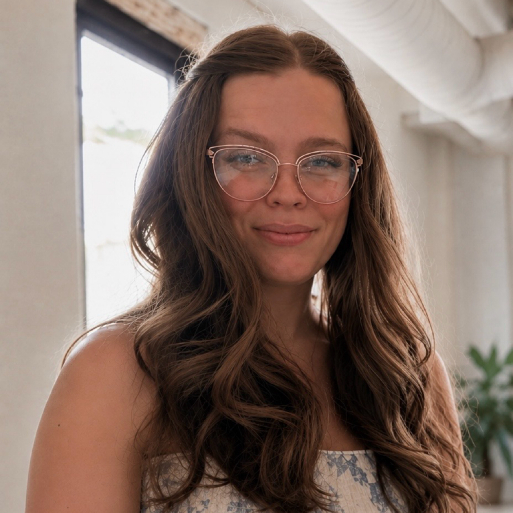 Samantha Alvar at Lash Lane & Co in Superior, WI