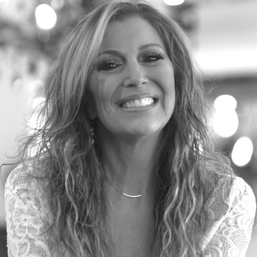 Joanie-The Works. Highlights. Color-Cut Or Dry Included