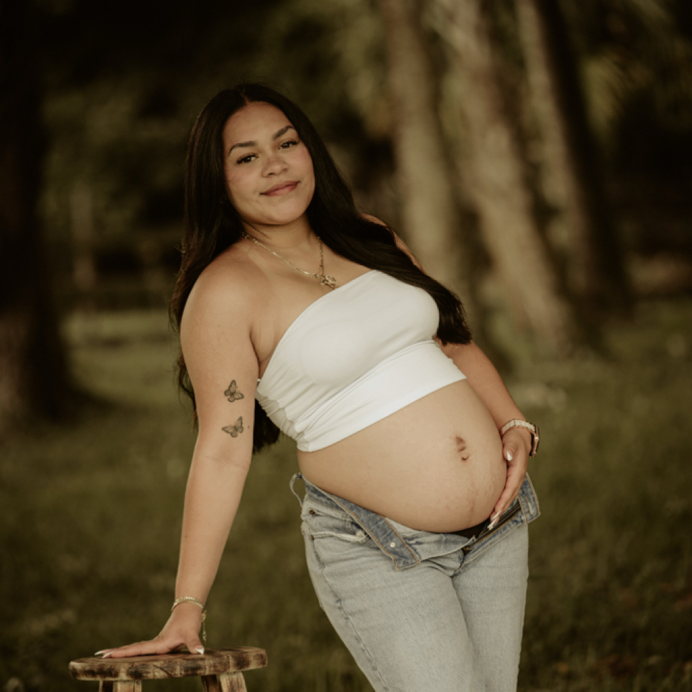 Anais Salgado at MH Beauty Bar in Moore Haven, FL