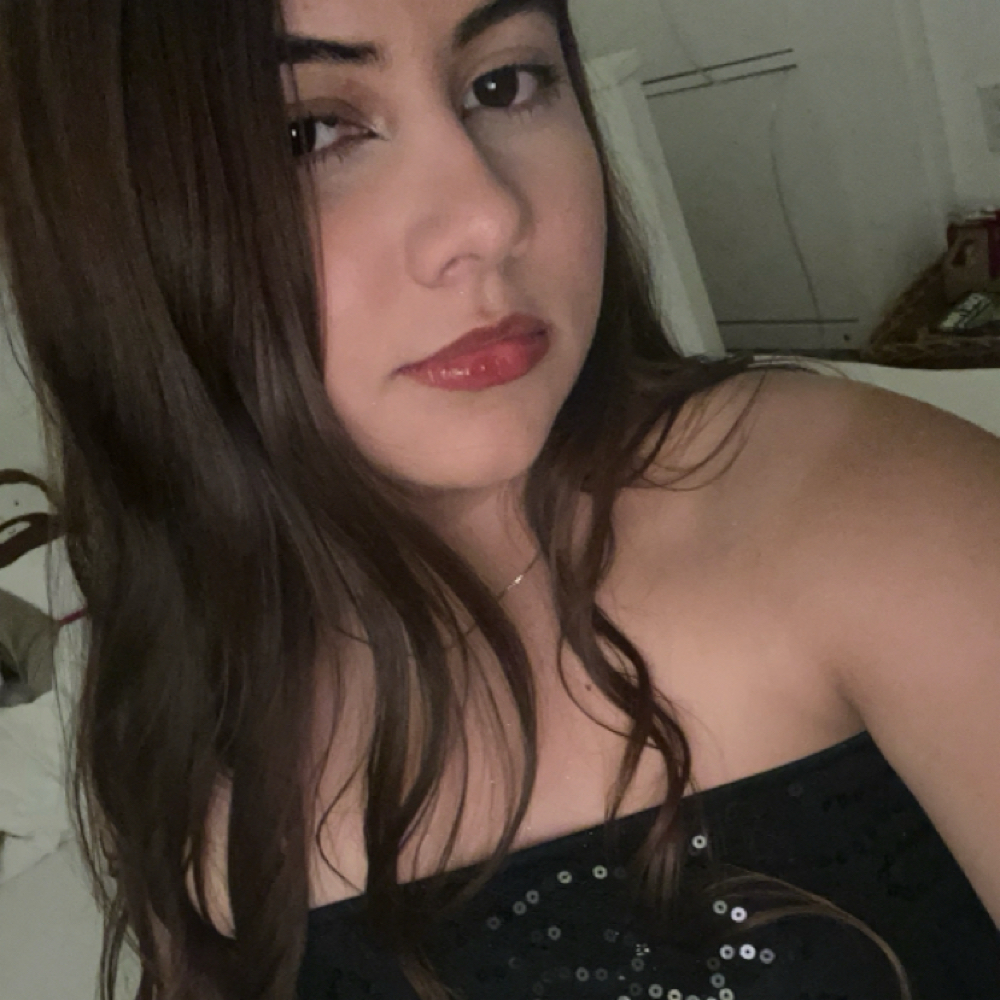 Avigail Rivera at LINDA PALMA NAIL STUDIO in LOS ANGELES, CA