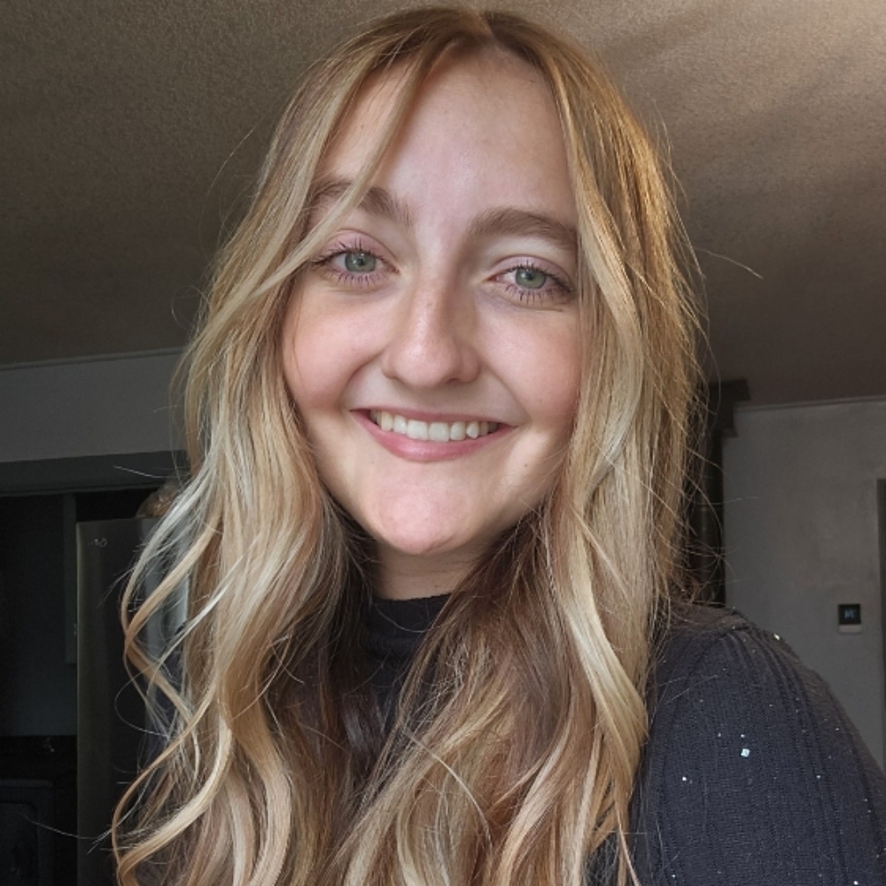 Jaelie Decker at Adora salon and spa in Klamath Falls, OR