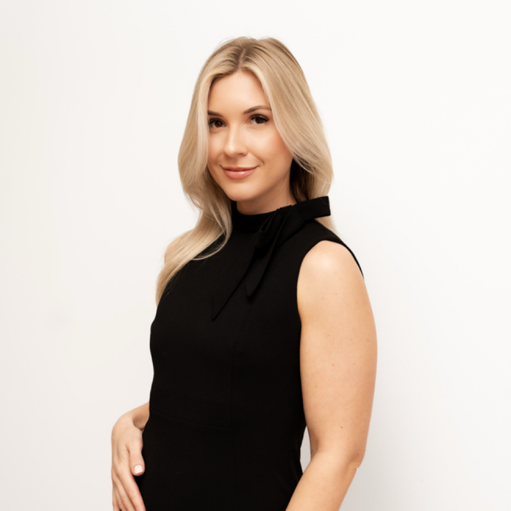 Amanda C .