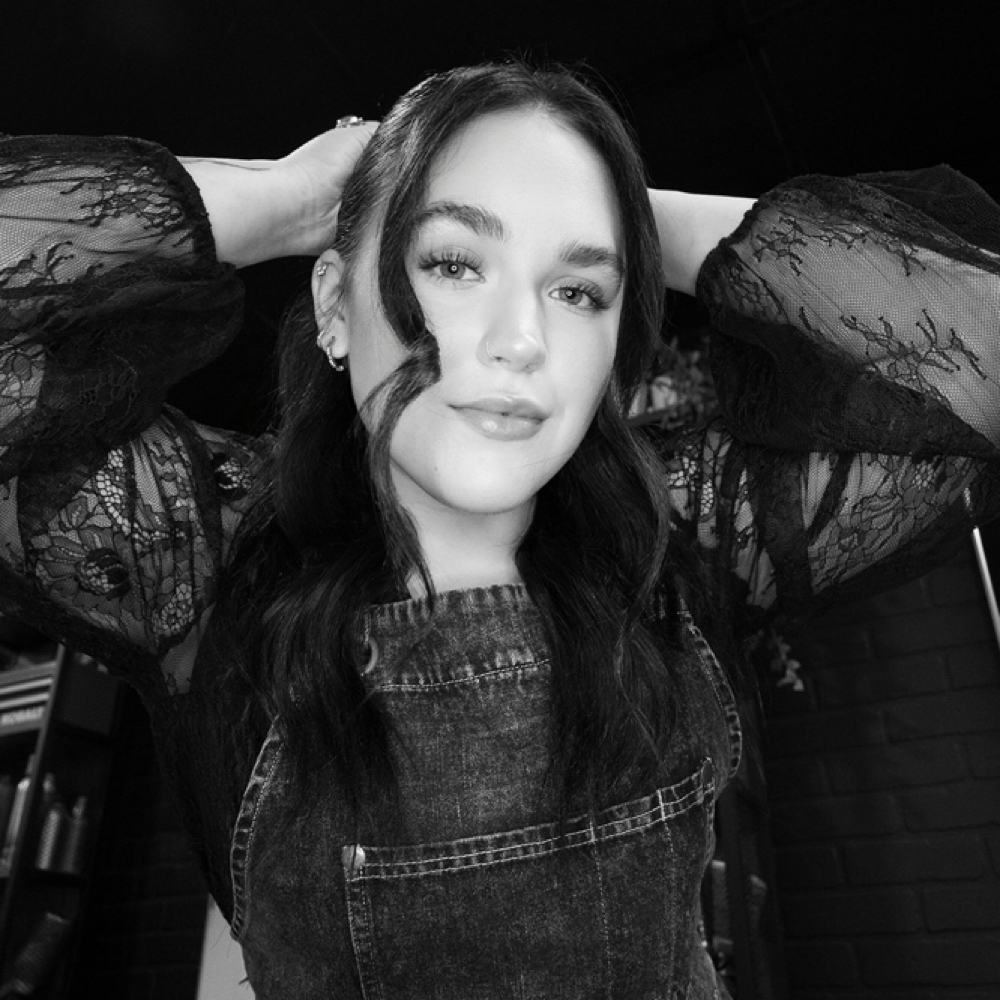 Baylee Burke at Oak And Willow Salon in Danville, VA