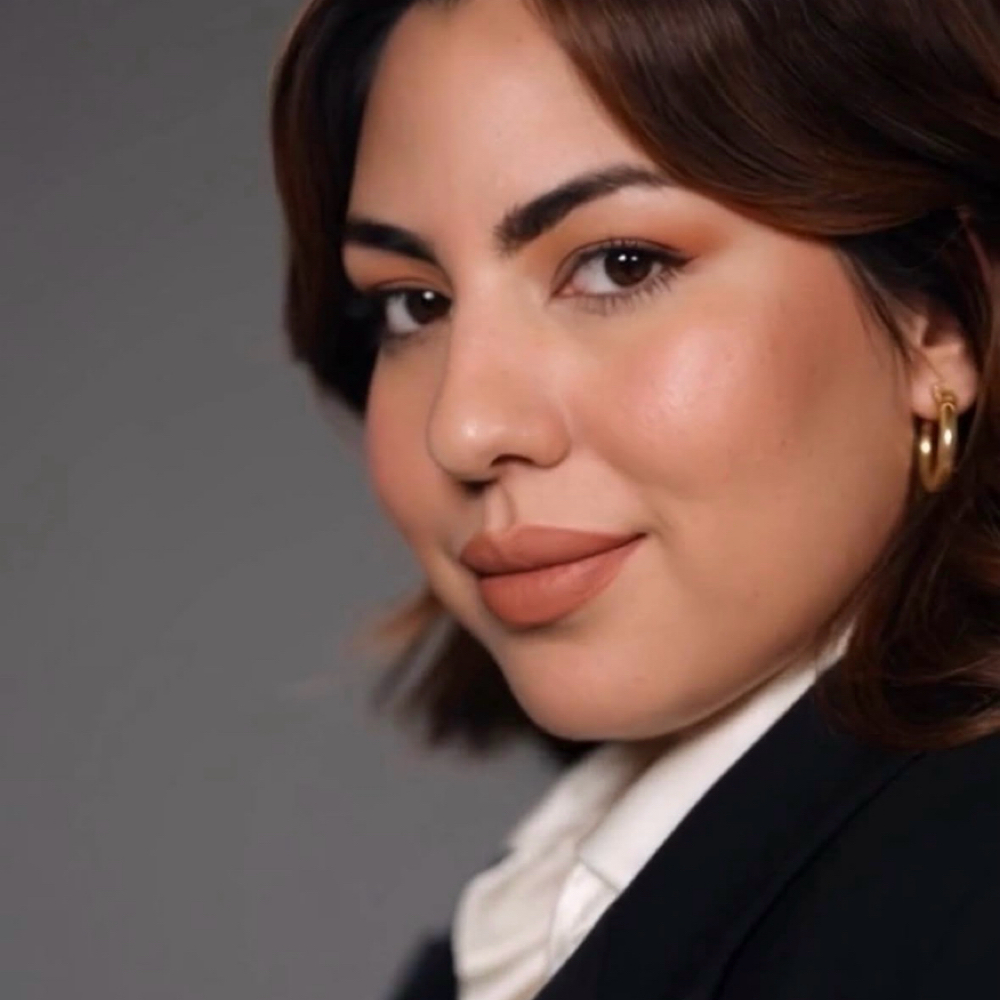 Maria Veliz at Retro Cuts LLC in Phoenix, AZ