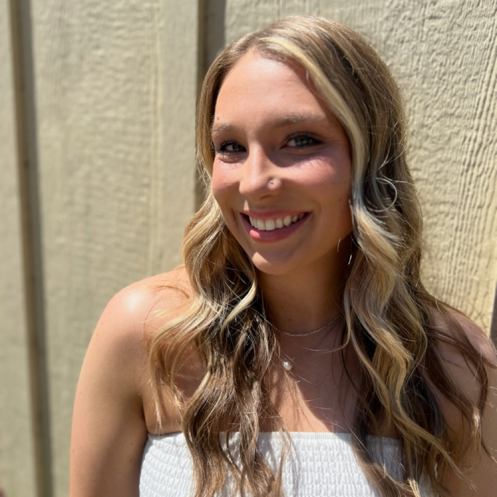 Lindsey Lilly at Hello Gorgeous Salon in Hillsboro, OR