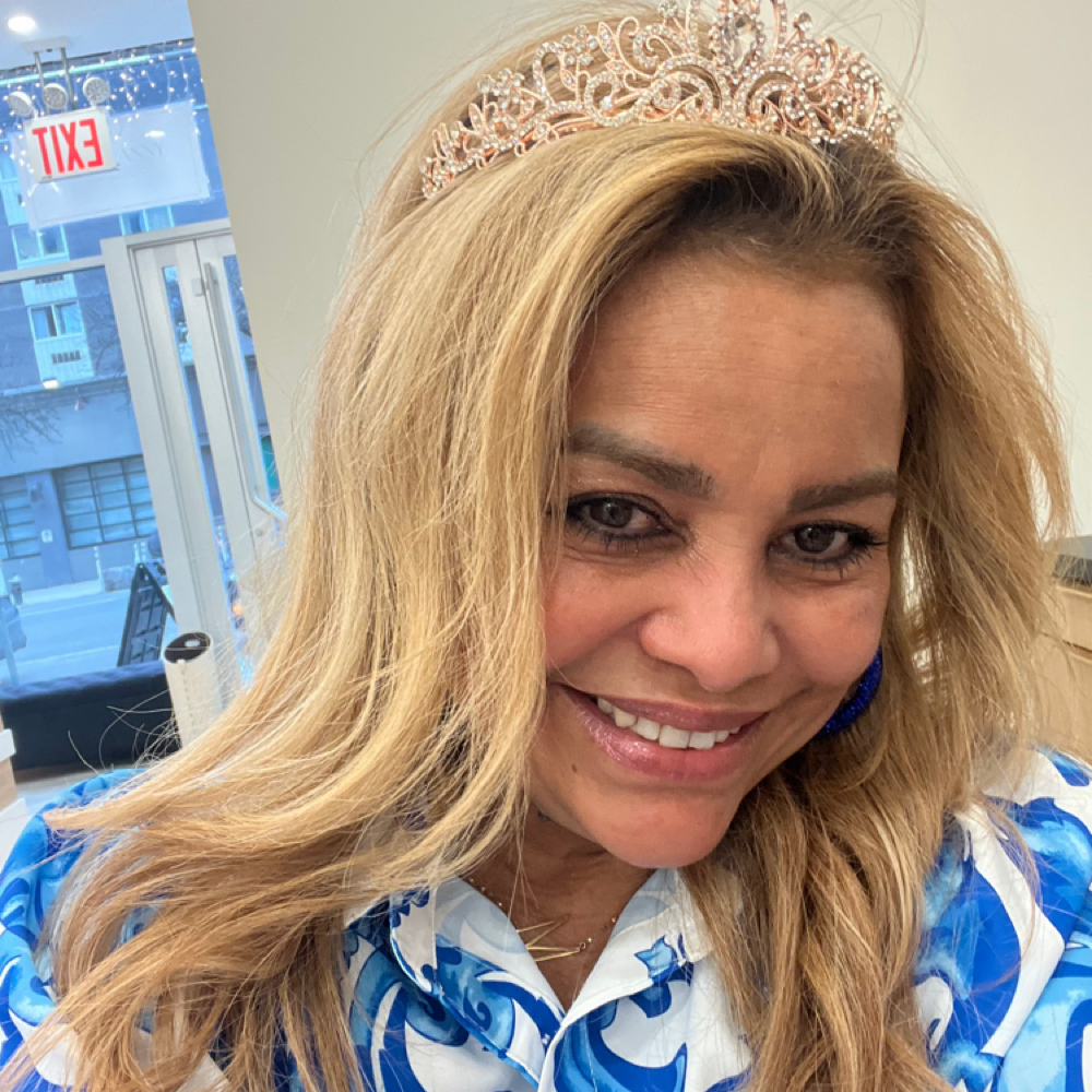 Maggie A at Alex & Anny Hair Salon in New York, NY