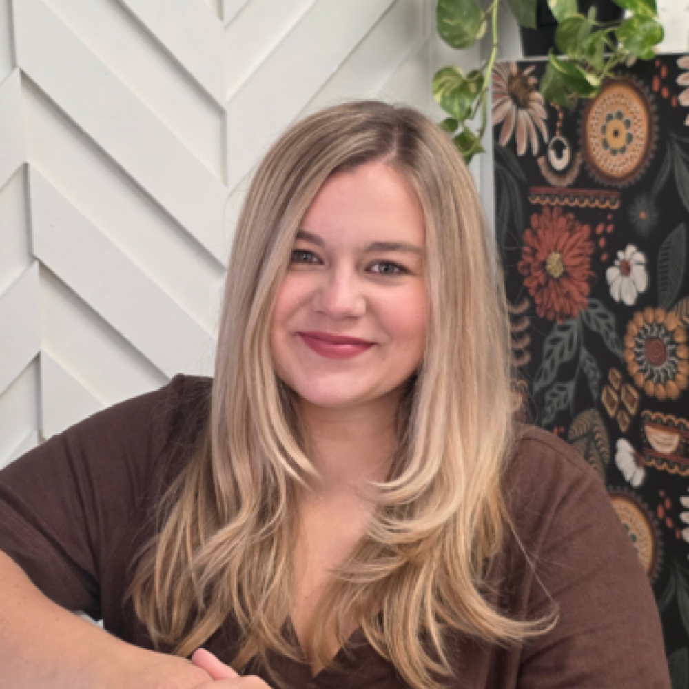 Baylee Kintz at APRICITY Salon in Stow, OH