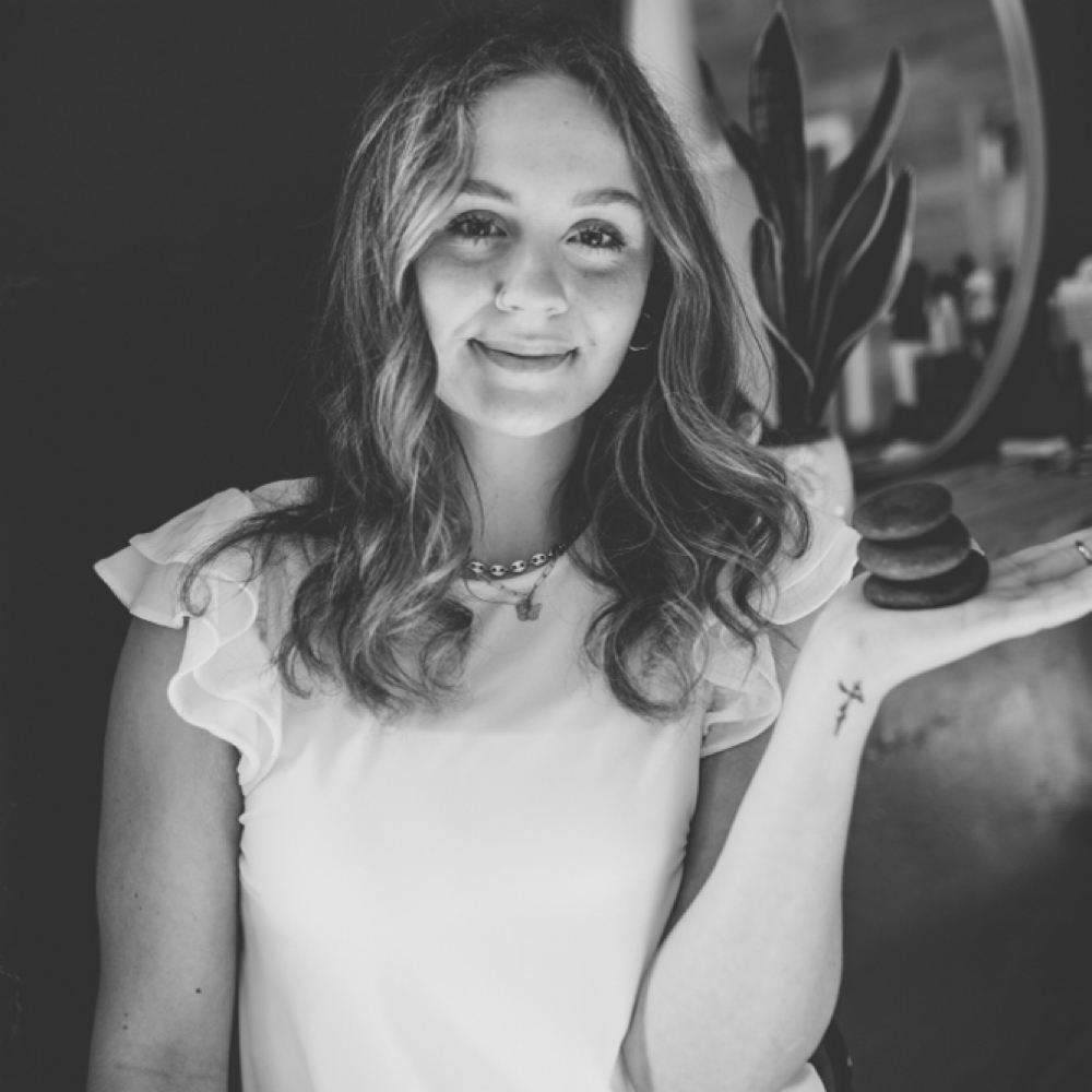 Autumn Raines at Envy Studio & Co. in DeQueen, AR