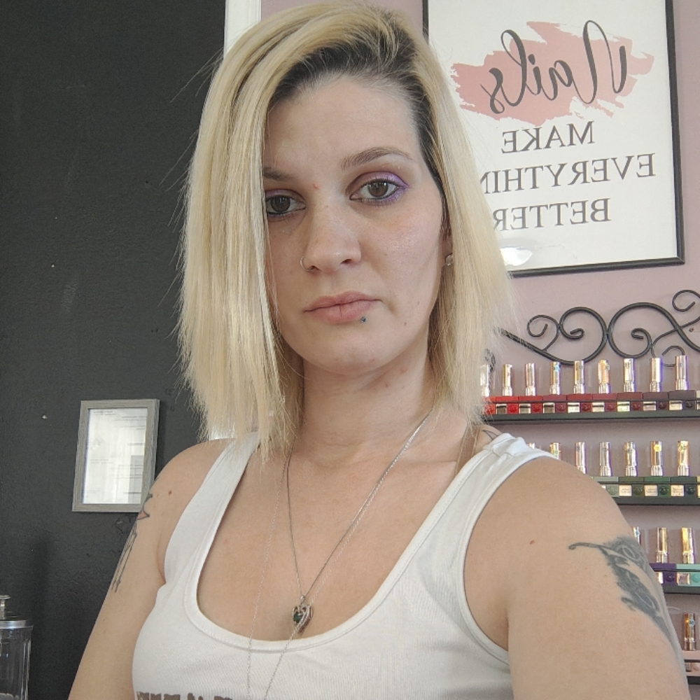 Lylli Schultz Nails at Bombshell Beauty Salon in Redmond, OR