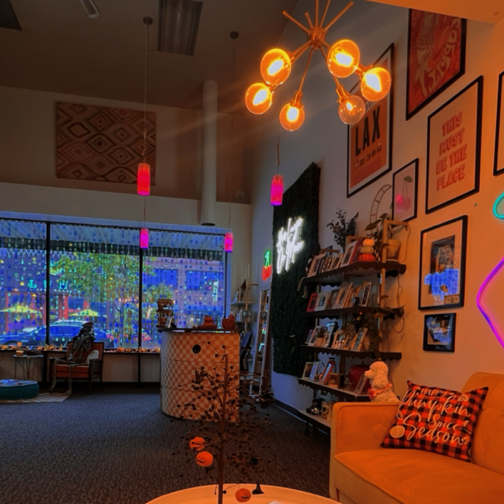 Lisa Orosco at Lisa.Hair Lounge On Main in depere, WI