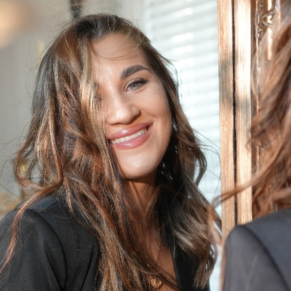 Arne Si at I Know Nails in Sarasota, FL