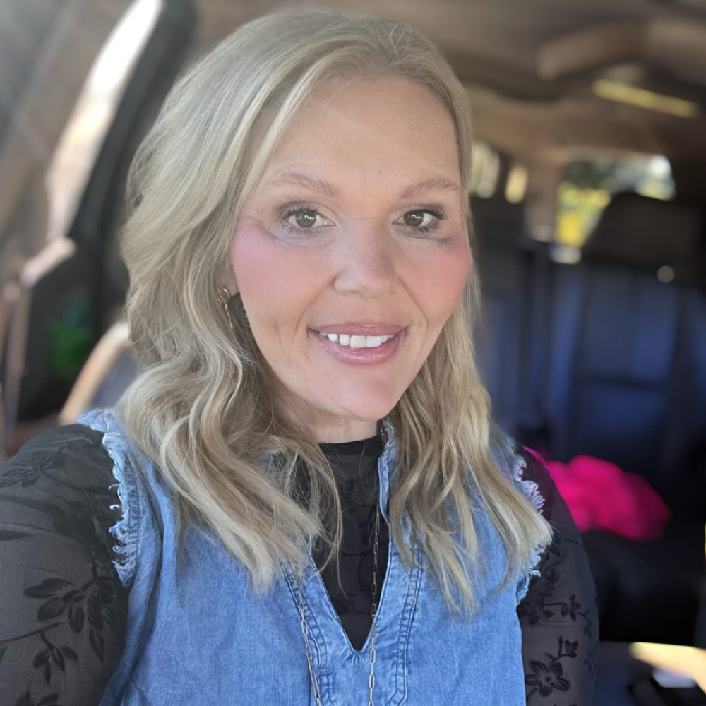 Tina Mason at The Beauty Bar in Waynesboro, MS