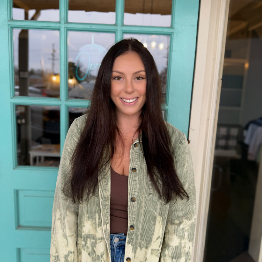 Hannah Leonetti at Eclipse Salon in Sandwich, IL