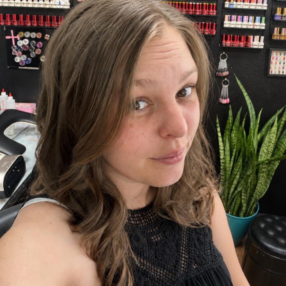 Roxanne Gibson at Nails on the square in Sunbury, OH