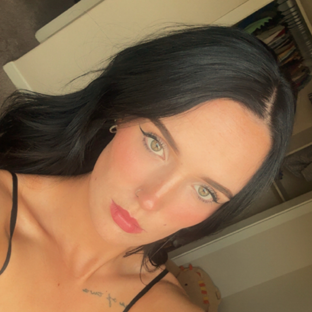 Mackenzie Stadler at Chemically Dependent Salon in Redmond, OR