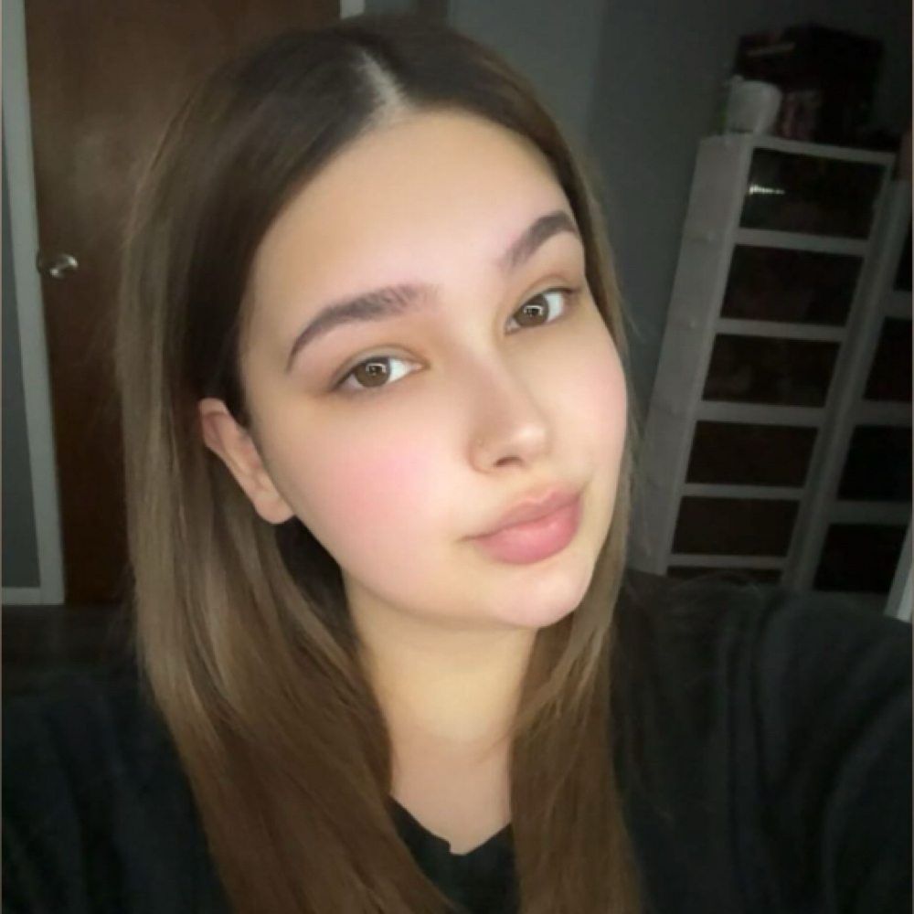 Daniela Abreu at Just In Style NY Salon in Albertson, NY