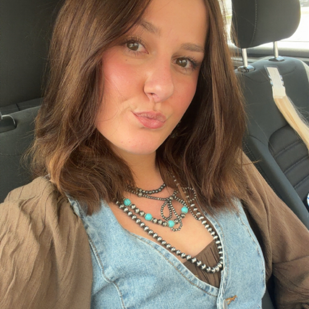 Jada Spurling at Uptown Looks in Geneva, NE