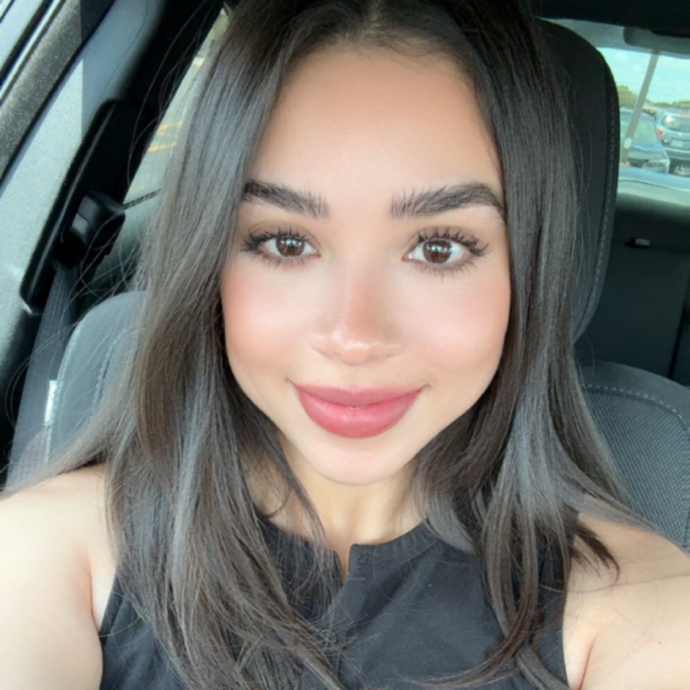 Lyndsey Davis at Signature Cuts in San Antonio, TX