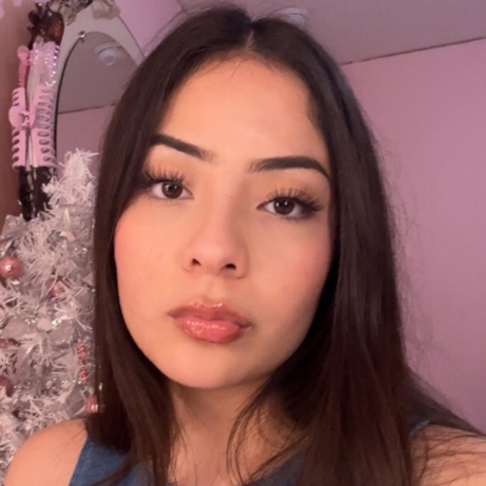 Anay Valenzuela at Divina Nail Lounge in Round Rock, TX