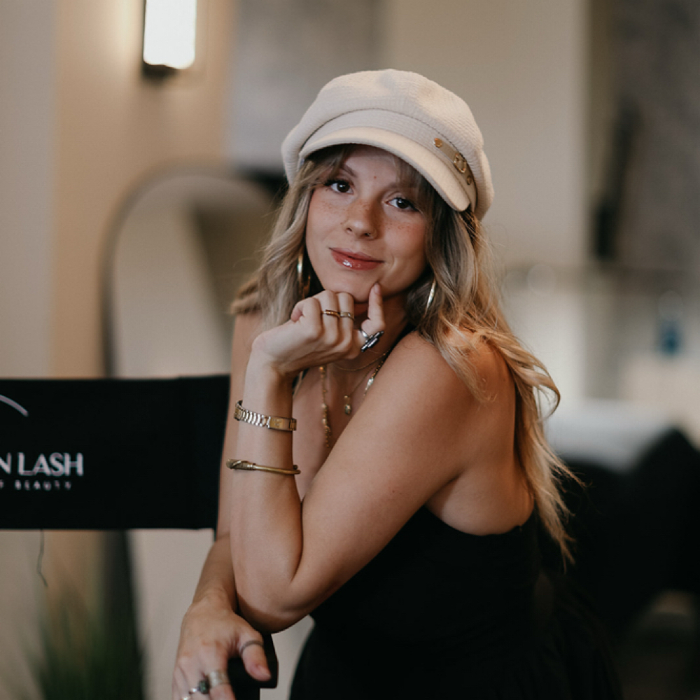 Shianne Moorer at Le’von Lash House of Beauty in Lakeland, FL