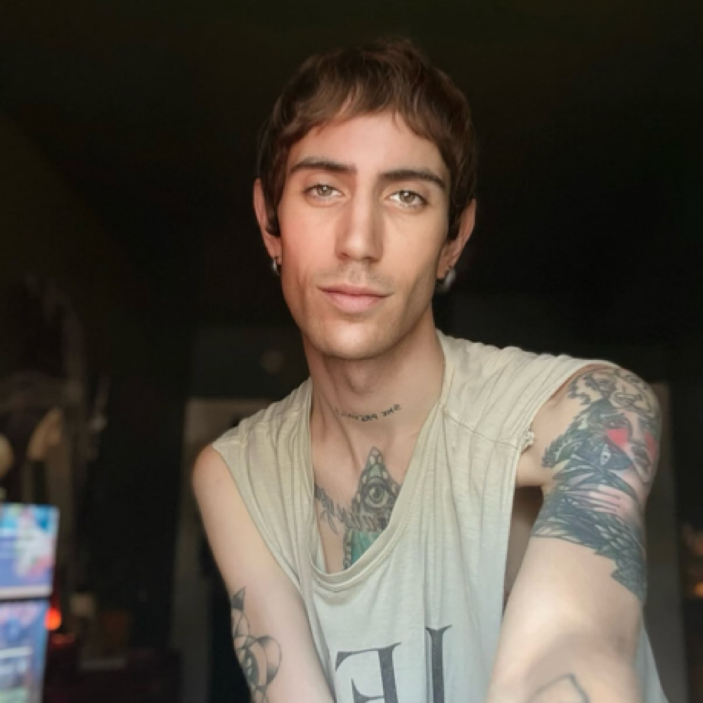 Matty Morris at Lolas Hair Club NYC in Brooklyn, NY
