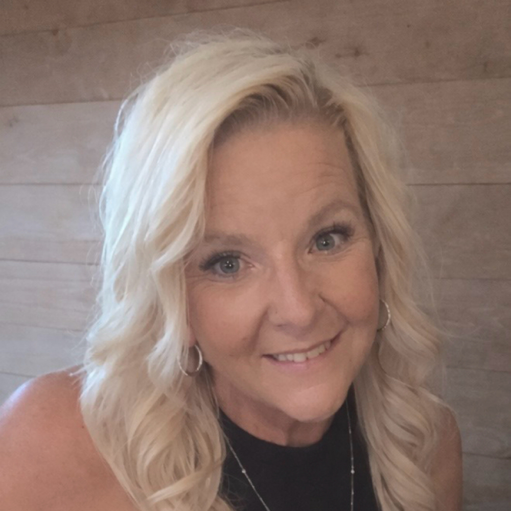 Amanda Kissel at Max Salon & Tanning in West Jefferson, OH