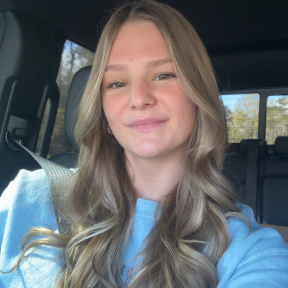Ema Hudson at The Beauty Bar in Waynesboro, MS