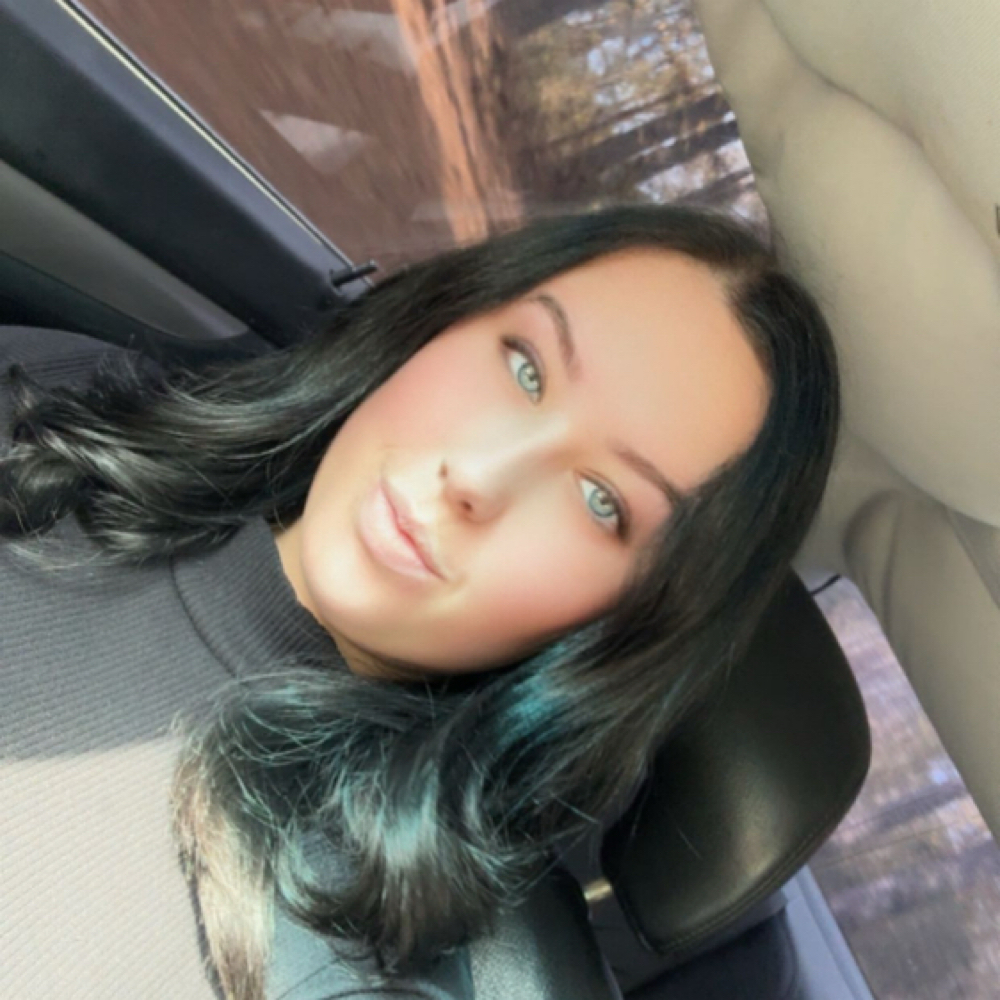 Kalie Smith at The Beauty Bar in Waynesboro, MS