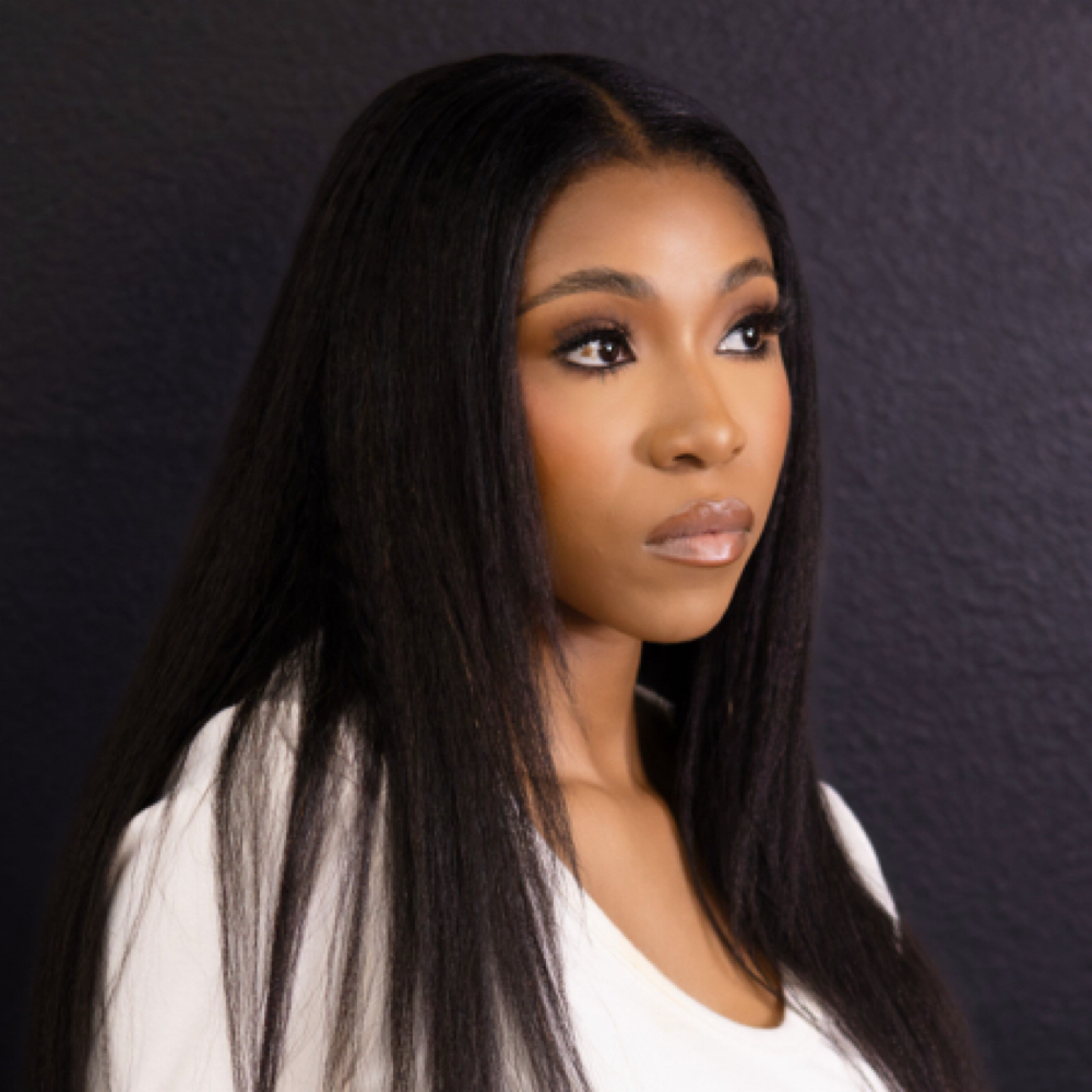 Mariah Washington at Dream Linkz Hair Extensions Bar in Farmers Branch, TX