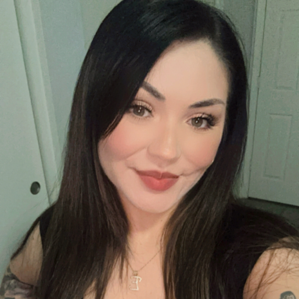 Esme P at ŌRA Beauty Lounge in Phoenix, AZ