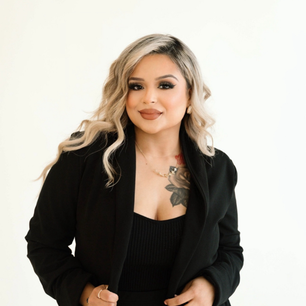 Yesenia Villa at KL Hair Studio in pasco, WA