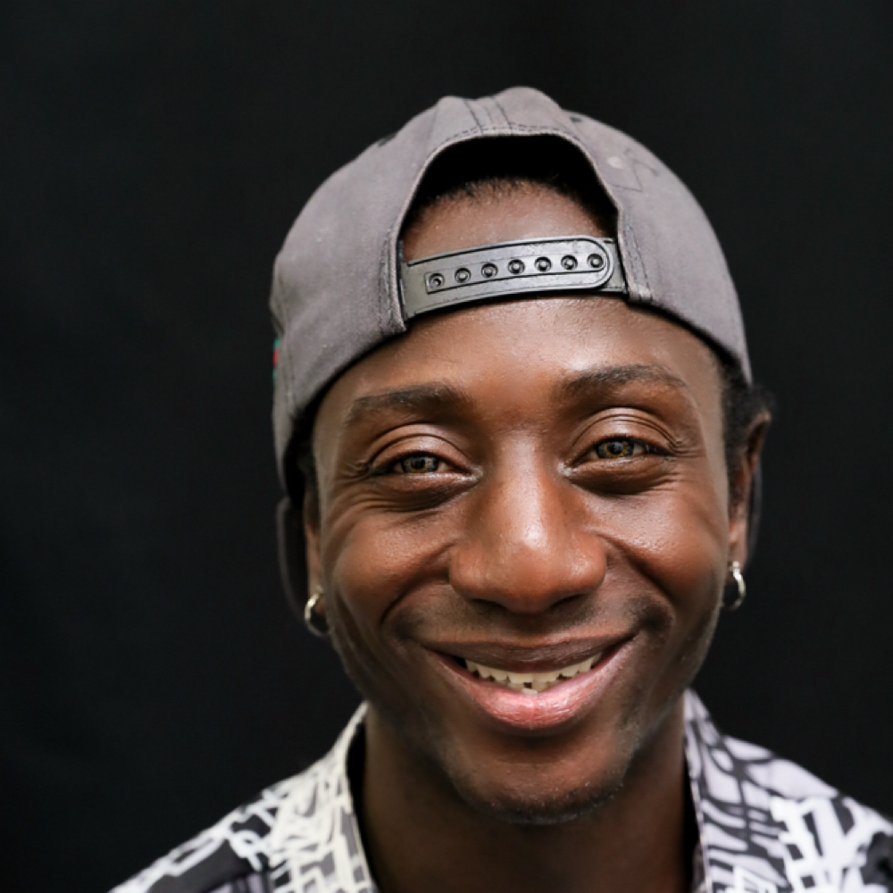 Curtis Peals at Queen’z & King’z Barber Salon in Murrieta, CA