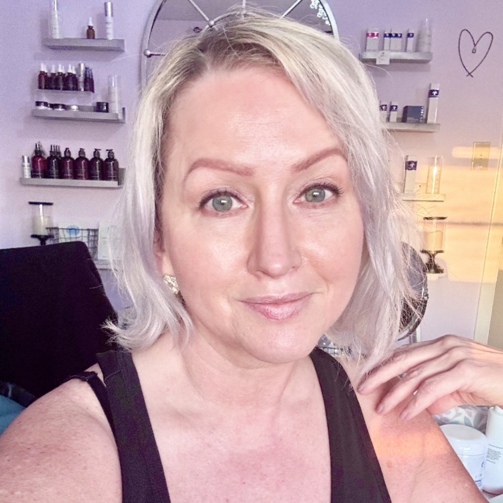 Yvonne Thomas at Esthetique, Darling LLC in Indianapolis, IN
