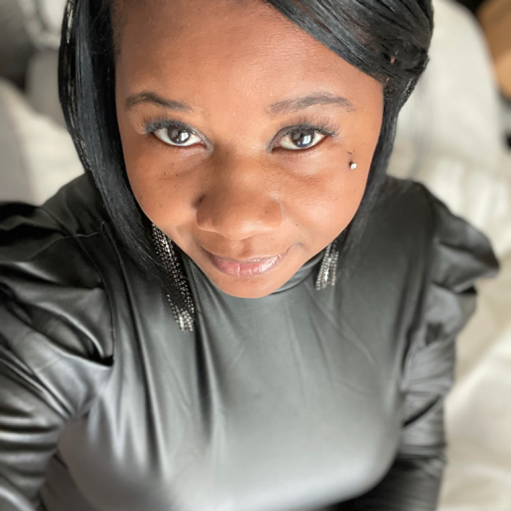 Alisha Cobb at Lash,Wax & Relax in Mary Esther, FL