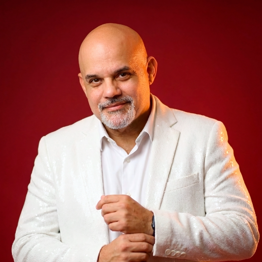 HAROLD QUIROZ at OXIONE BEAUTY & EXTENSIONS in Coral Gables, FL