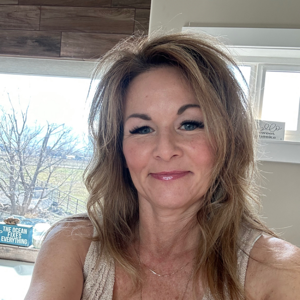 Michelle Darling at The Parlor Luxury Salon in Payson, UT