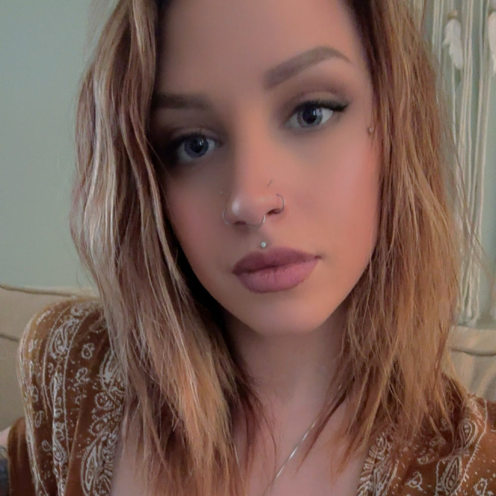 Ellie Holdrum