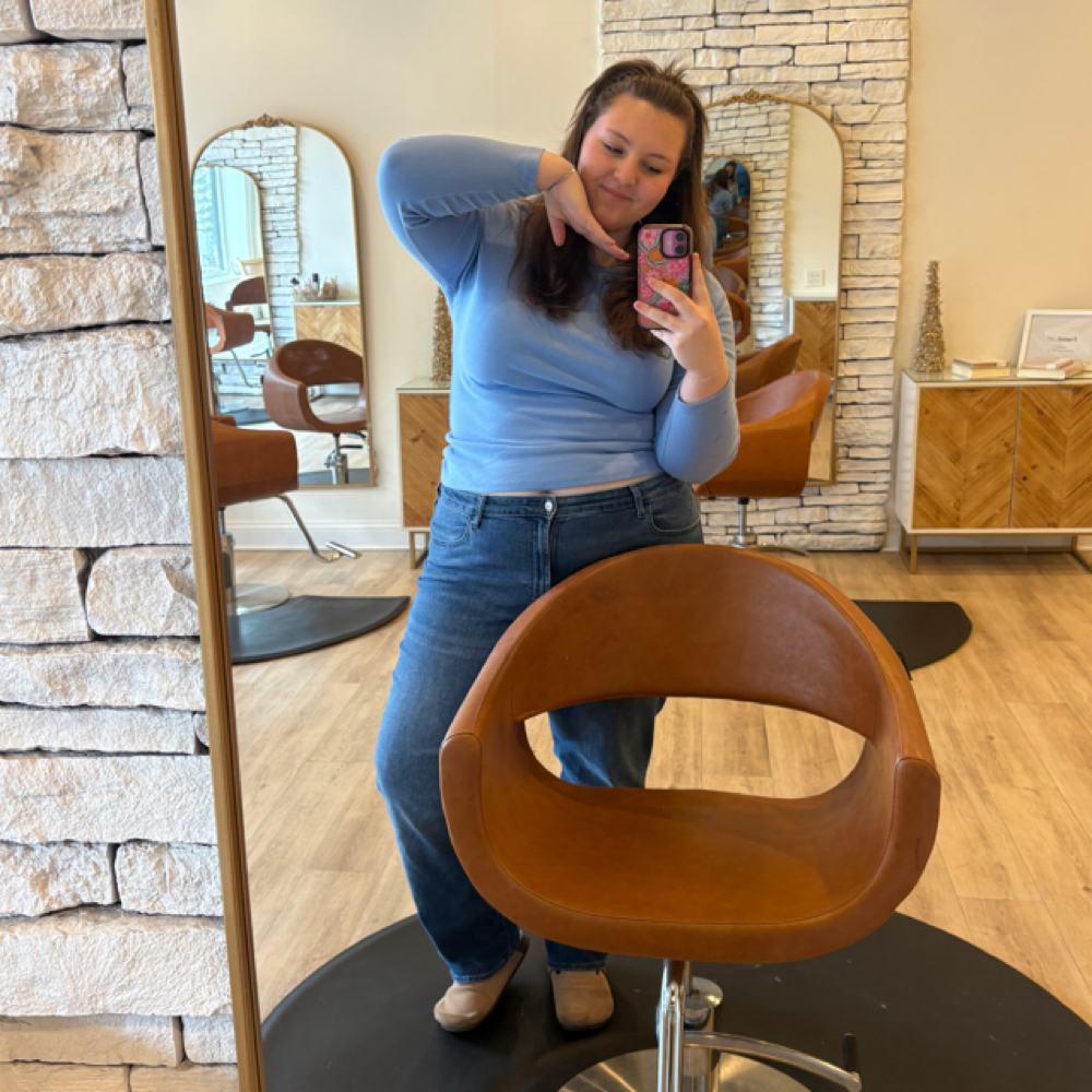 Sydney Lyons at Brooke Kenzie + Co Beauty Lounge in Lawrenceburg, IN