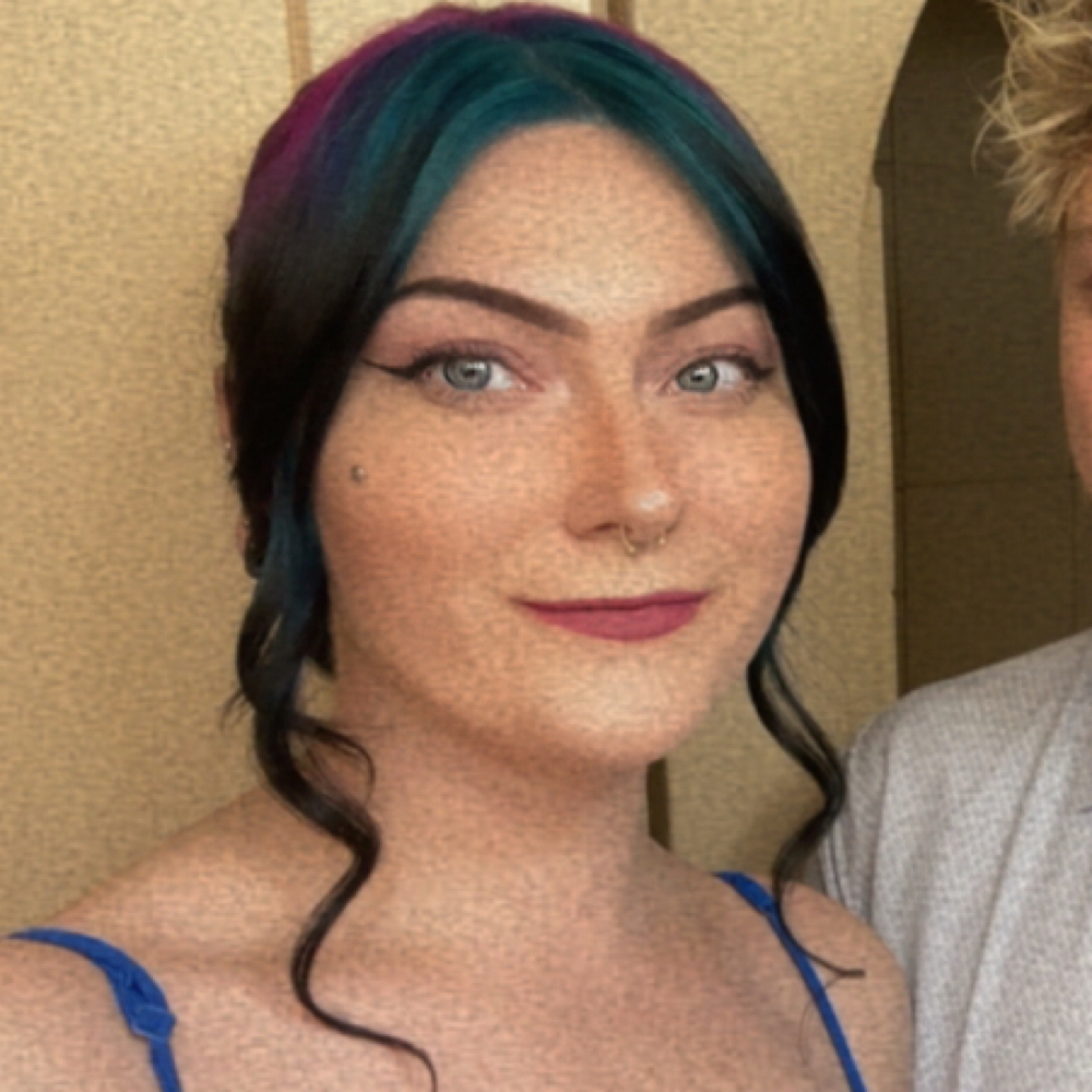 Jasmine Delp at Head Case Beauty and Barber Company in canby, OR