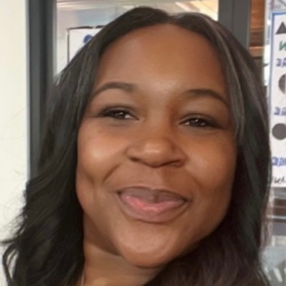Desarae (RCH.GlossGenius.com)Master Stylist Specialize in premium extensions