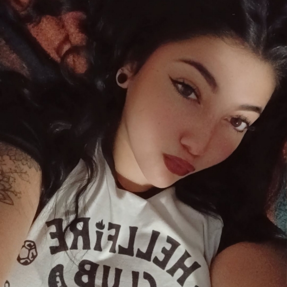 Liz Villamar at Platinum Roots in Citrus Springs, FL