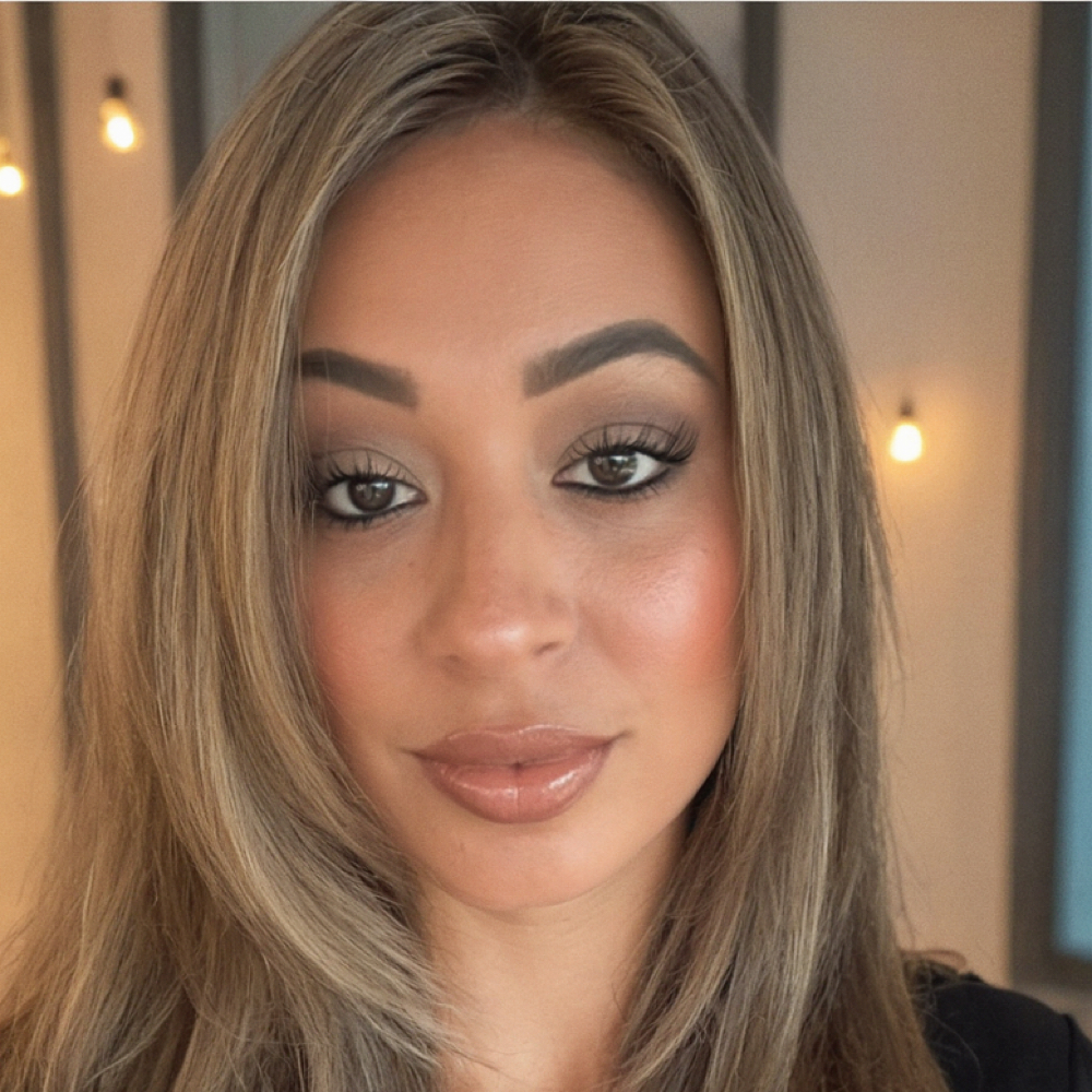 Bella Hernandez at Bella Balayage Hair Studio in Palm Beach Gardens, FL