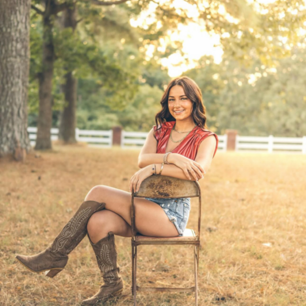 Ava Brimhall at Hi Honey Salon & CO in Jonesboro, AR