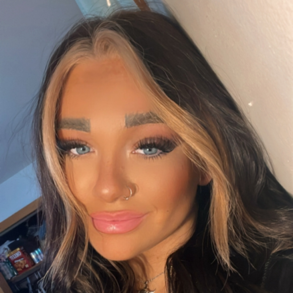 Kelsey Shamro-Junior stylist