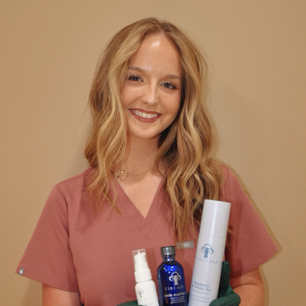 Scotlyn Jordan at Mae and Co. Method in Chillicothe, OH