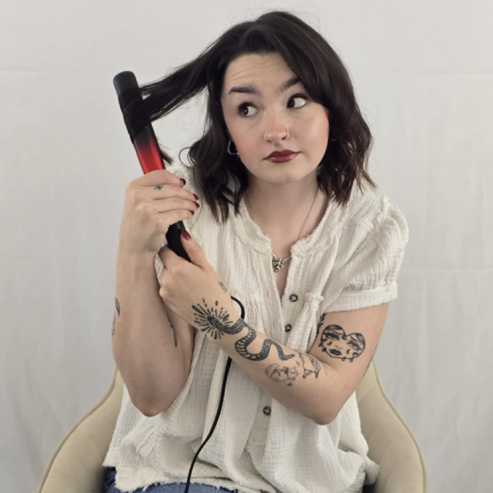 Makenzie - Hairstylist
