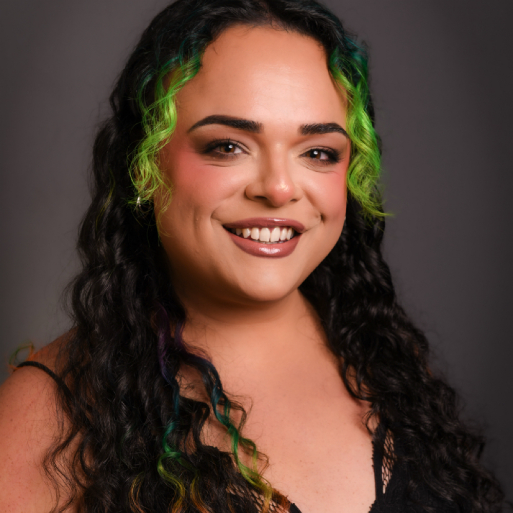 Peyton Mendez at HONEY&DAGGER SALON in Palm Bay, FL