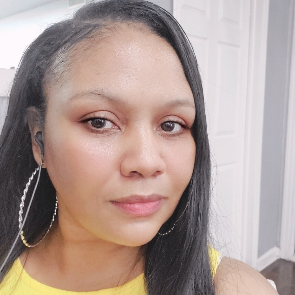 Kenesha Anderson at Diva Designs By Monica in Stratford, CT