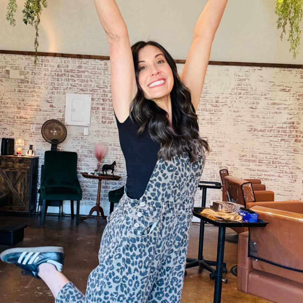 Torre Elliott at Outlaw Beauty Salon & Co. in Waynesville, OH